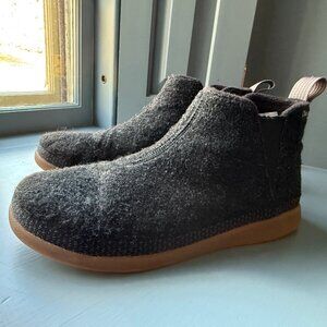 CHACO Revel Chelsea V-Gore Boots Booties Women Size 8.5 Black/Gray